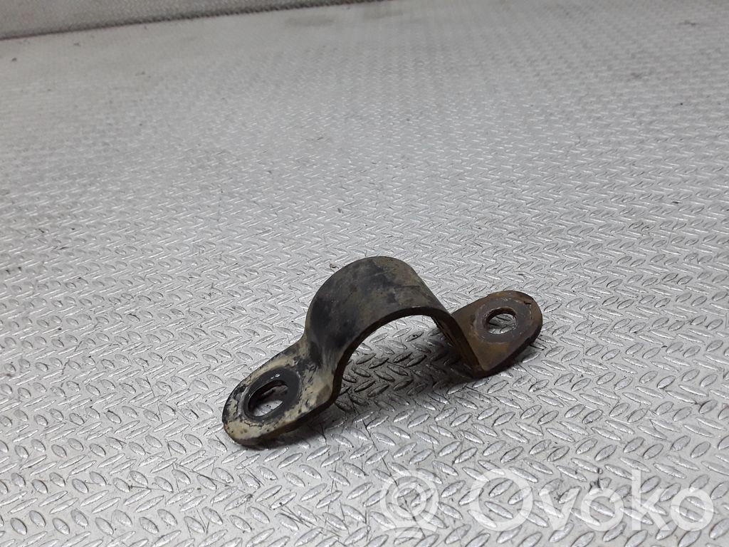 Sway bar bush bracket, front