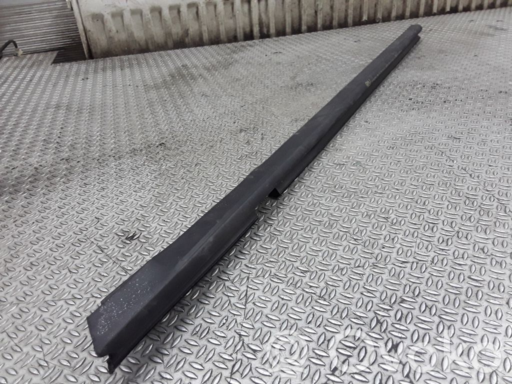 Opel Corsa D Front door glass trim molding 