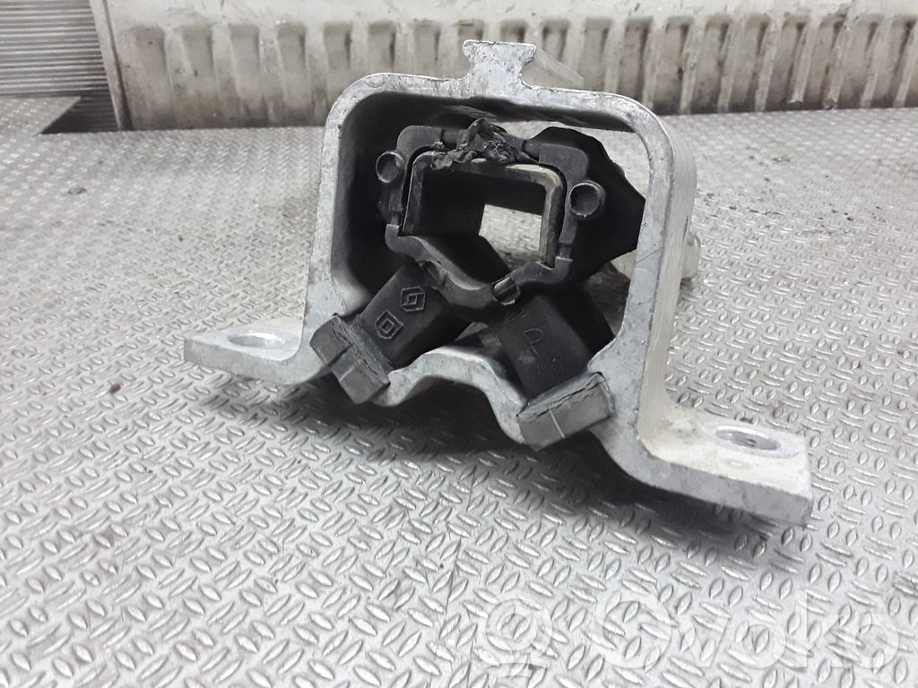 Dacia Logan I Engine mount bracket 