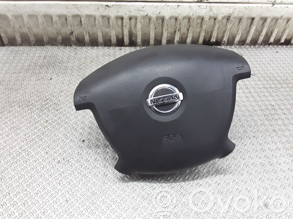 Nissan Primera Vairo oro pagalvė 