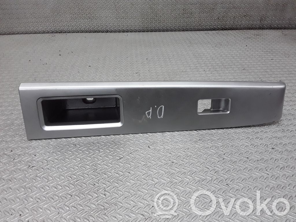 Mazda 5 Front door interior handle trim 