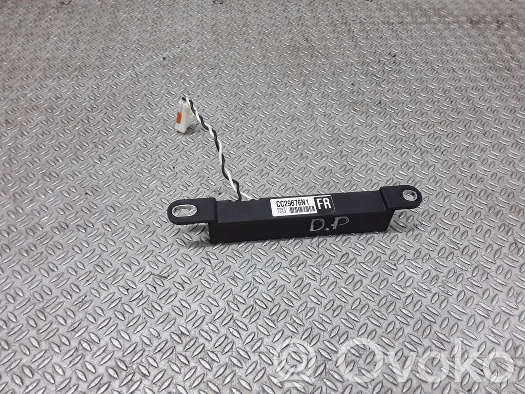 Mazda 5 Aerial antenna amplifier 