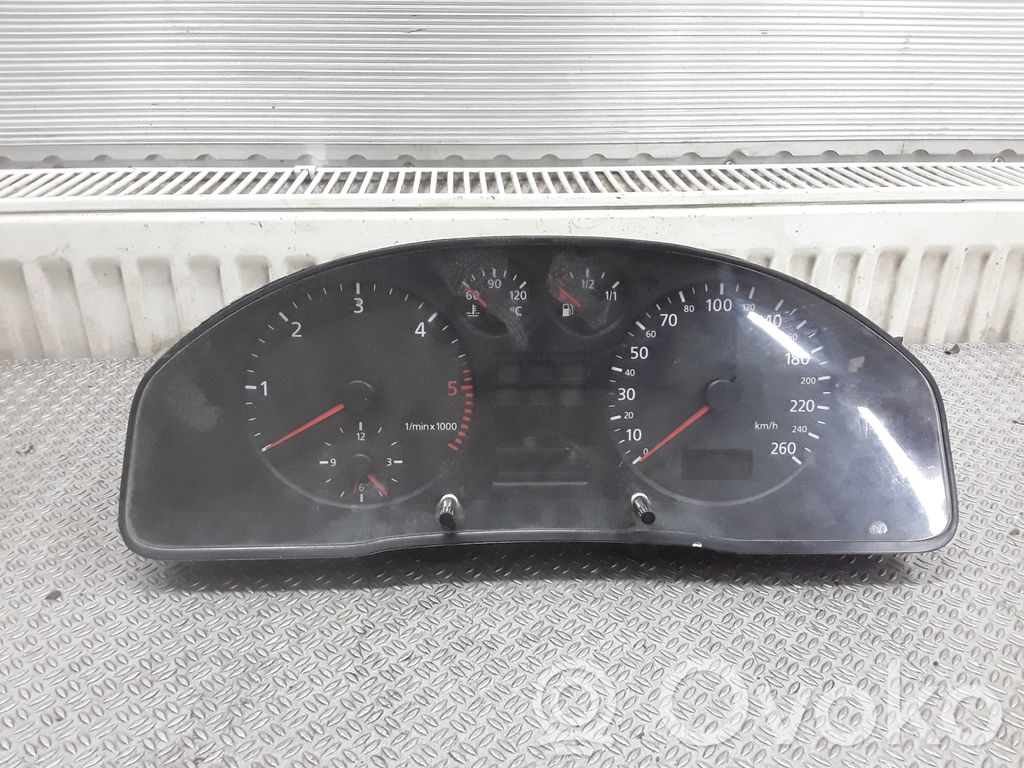 Geschwindigkeitsmesser Cockpit   8D0919861A