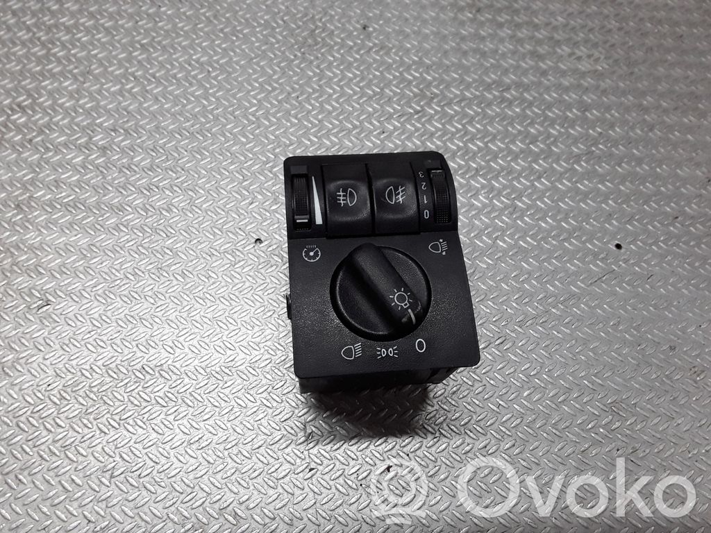 Opel Astra G Light switch 