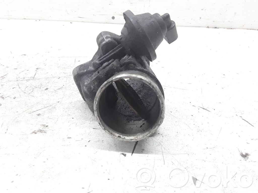 Audi A4 S4 B5 8D Válvula de cierre de motor 