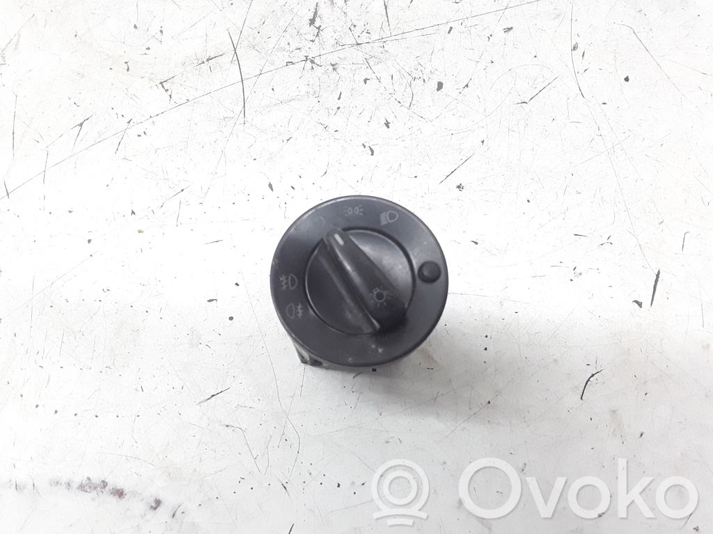 Skoda Octavia Mk1 (1U) Light switch 