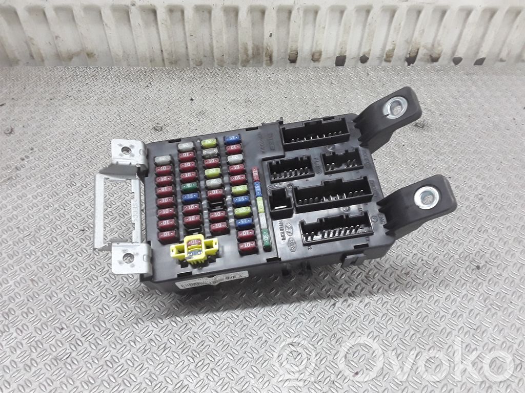 KIA Rio Fuse module 