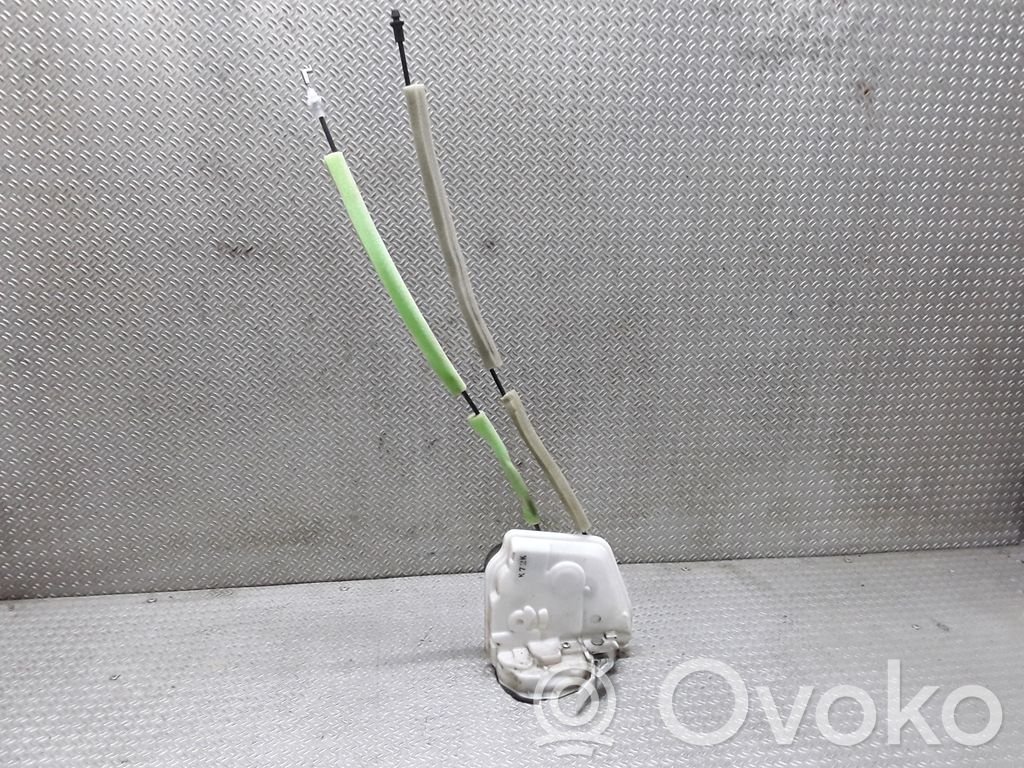 Mazda 3 II Front door lock 