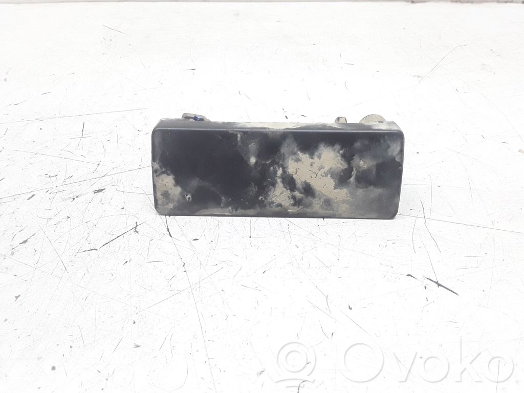 Manecilla externa de puerta de carga