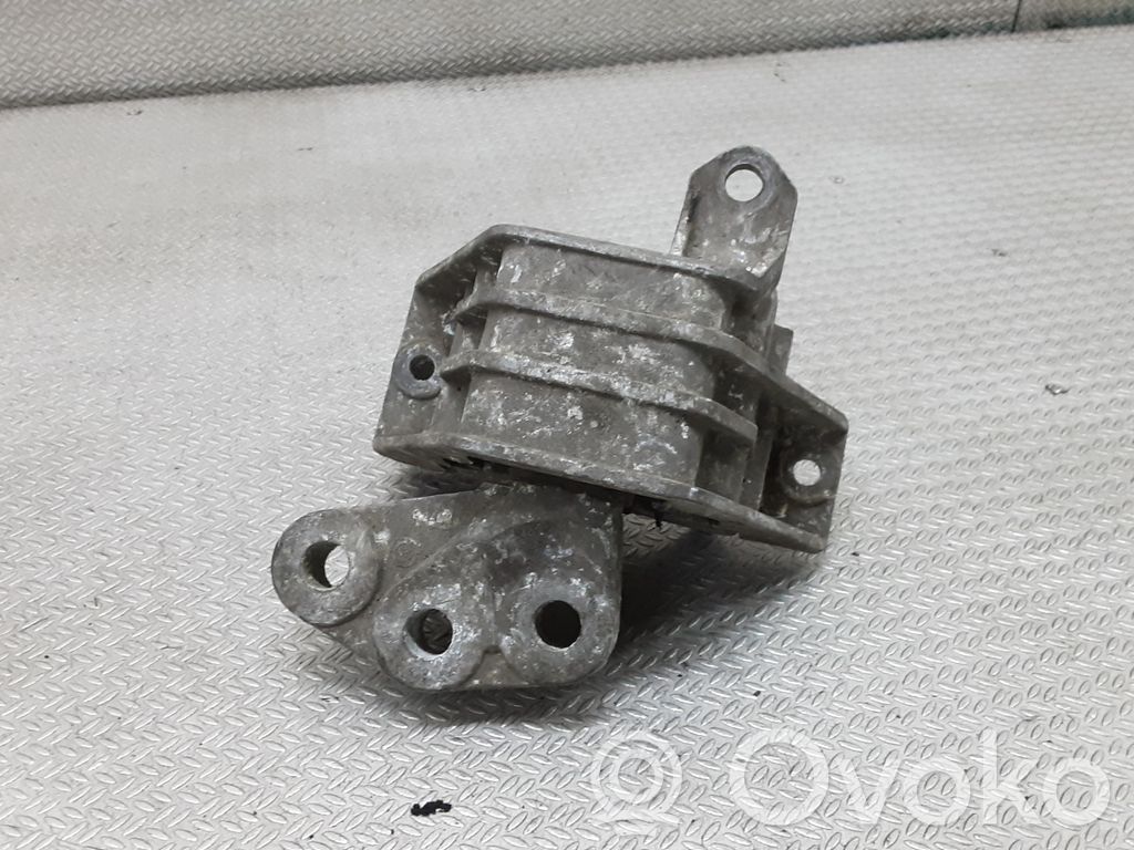 Opel Vectra C Engine mount bracket 