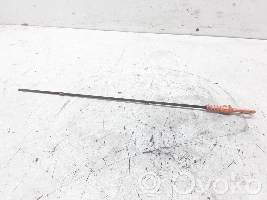 Volkswagen PASSAT B5.5 Asta di controllo livello olio