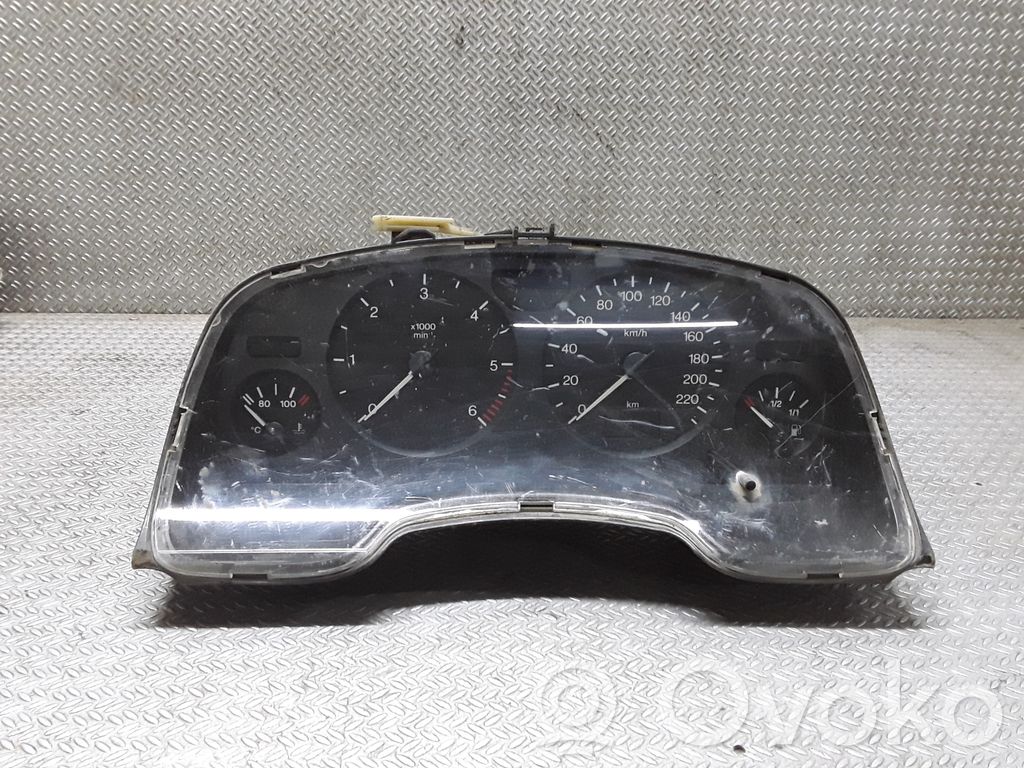 Speedometer (instrument cluster)   EJ09228757