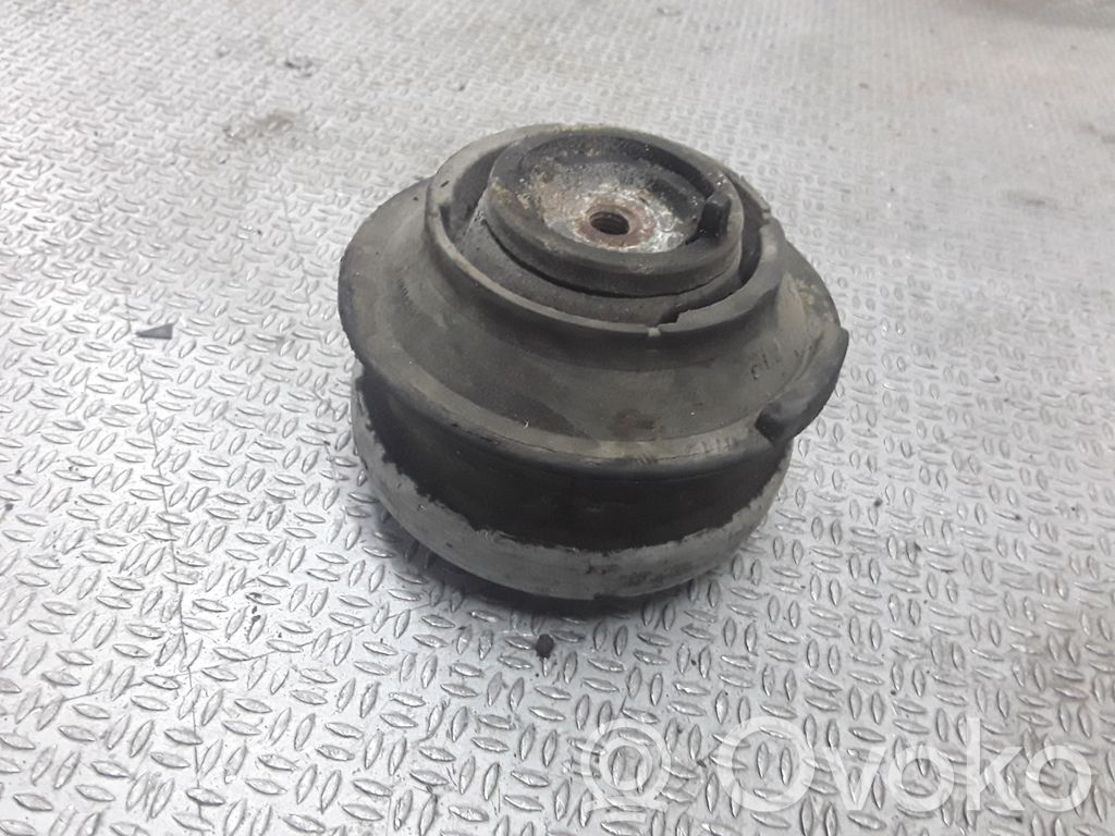 Mercedes-Benz C W202 Engine mount bracket 