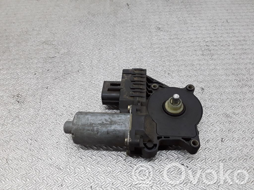 Ford Focus Moteur de lève-vitre de porte arrière 
