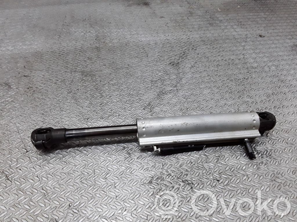 Pistón principal del techo descapotable   2062030B