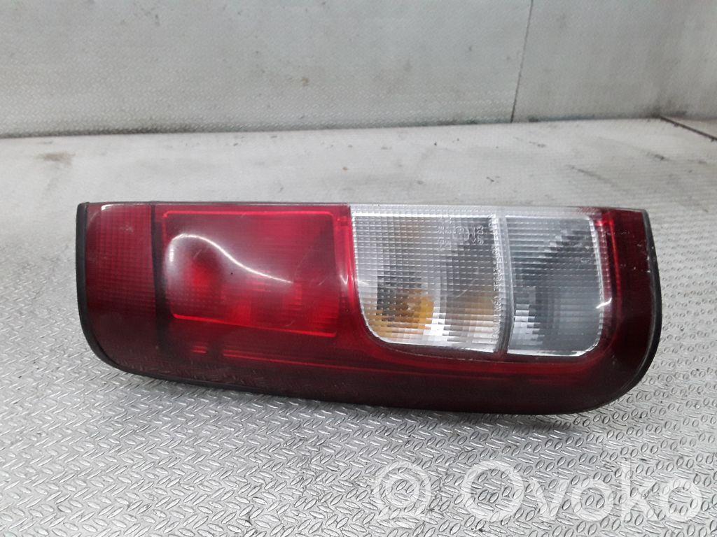 Rear/tail lights   3565574G0