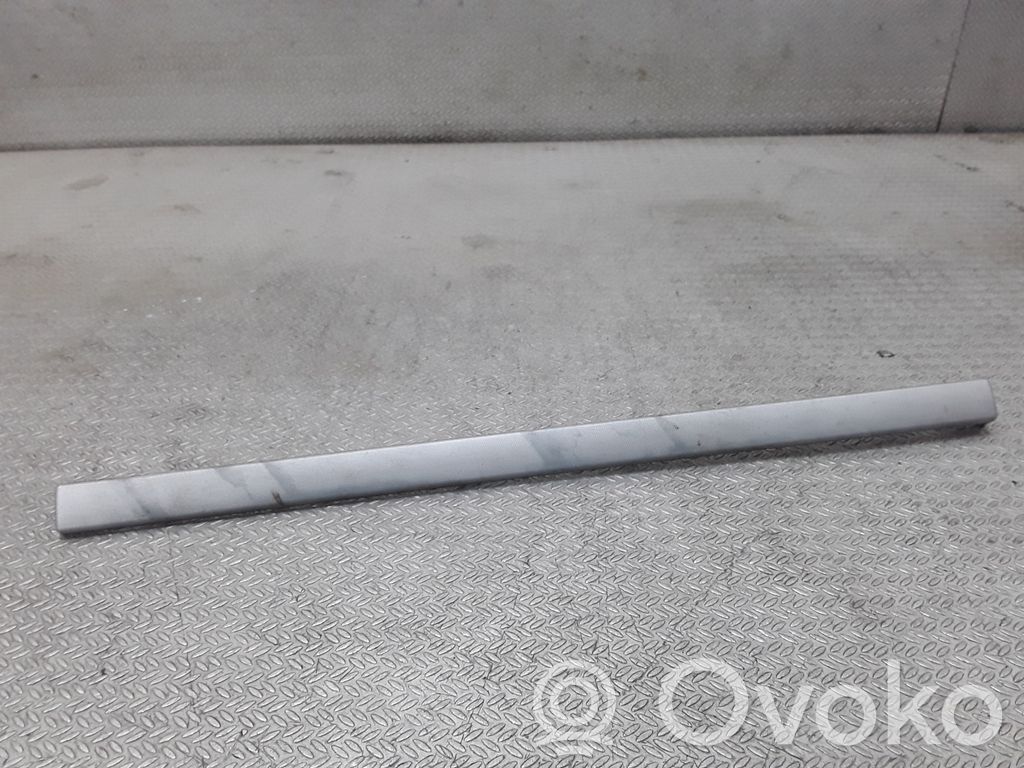 Moldura de la guantera   7L5857222