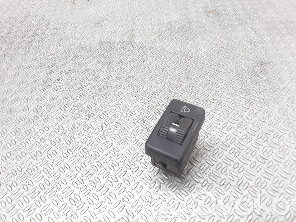 Volkswagen PASSAT B3 Interruptor de control de altura del faro delantero 