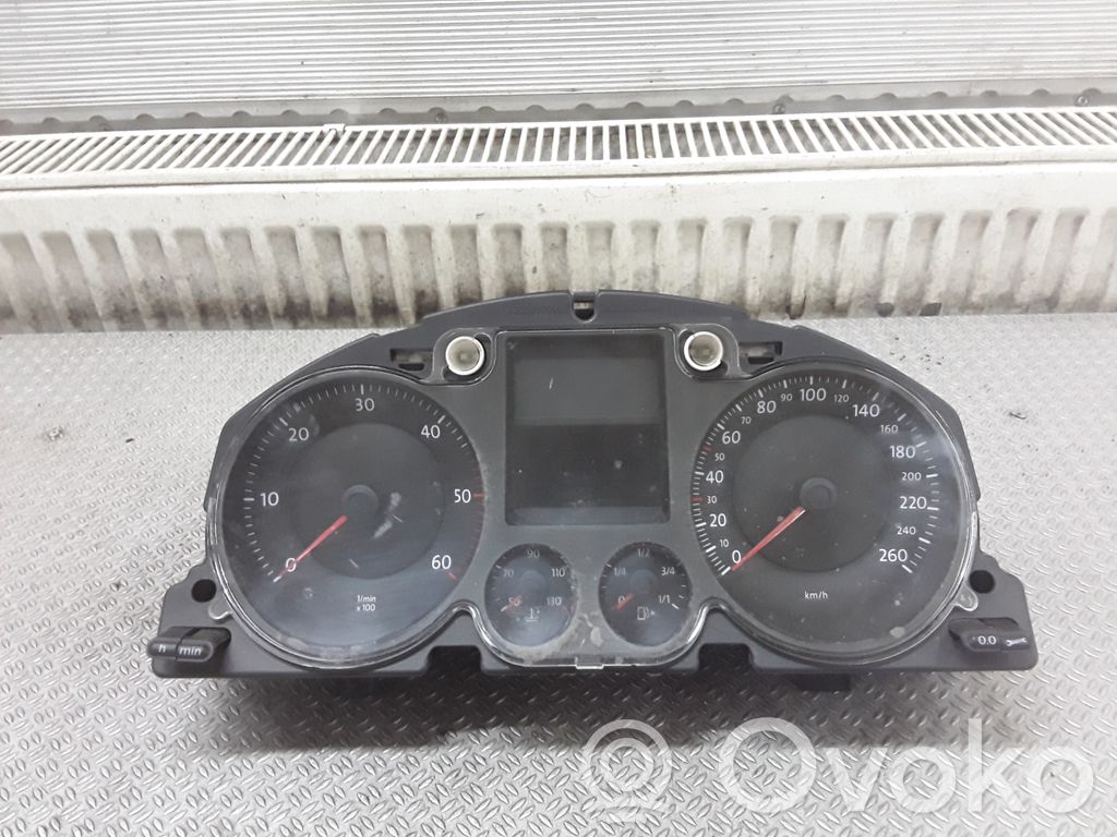 Volkswagen PASSAT B6 Tachimetro (quadro strumenti) 