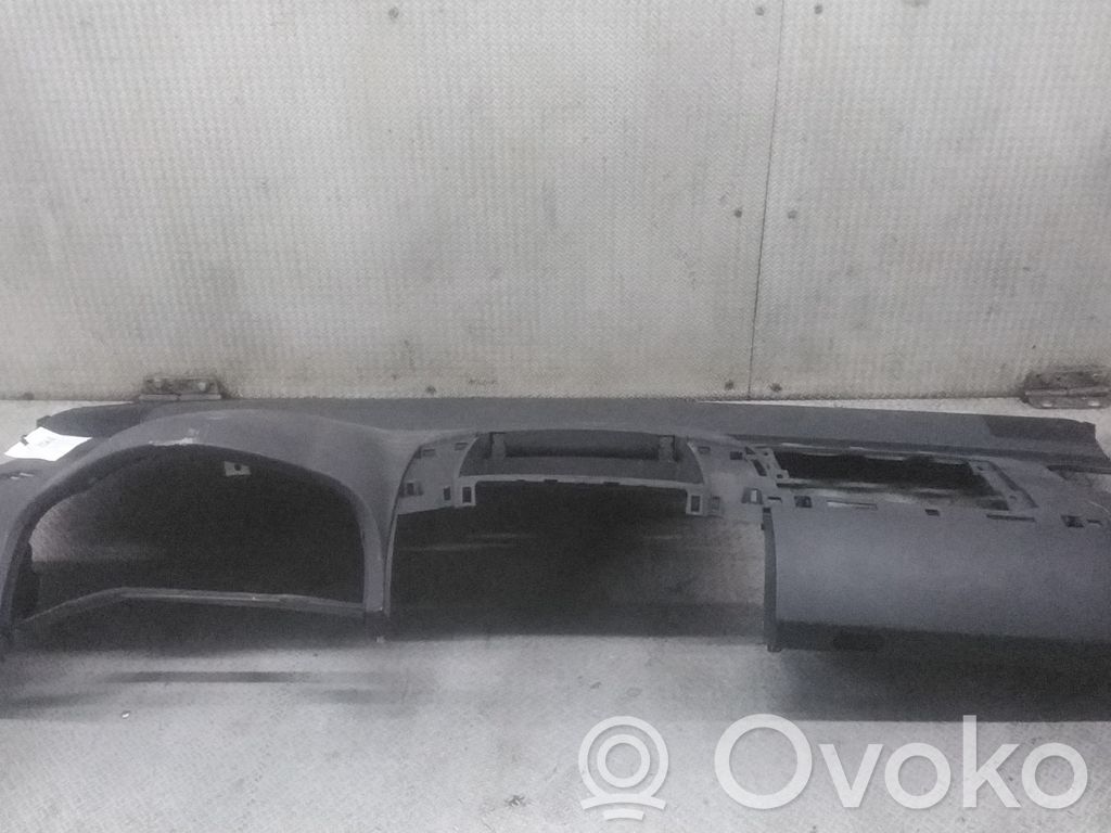 Toyota Corolla Verso AR10 Panelis 
