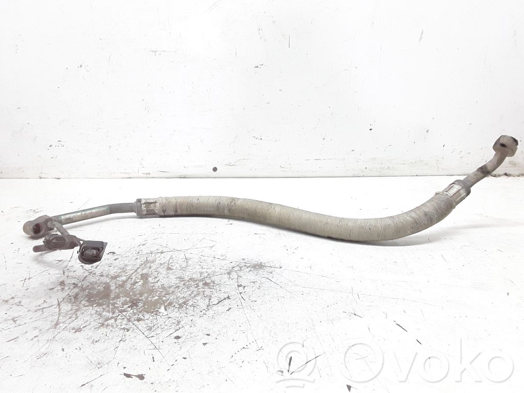 Ilmastointilaitteen putki (A/C)   8387406