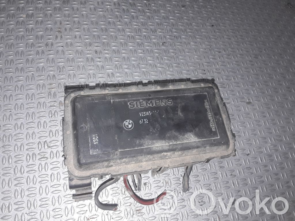 Jäähdytyspuhaltimen rele   C23303A143C502