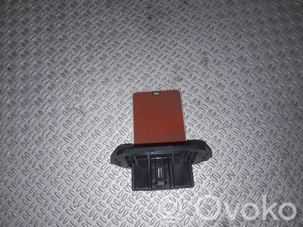 Mazda 2 Mazā radiatora ventilatora reostats 