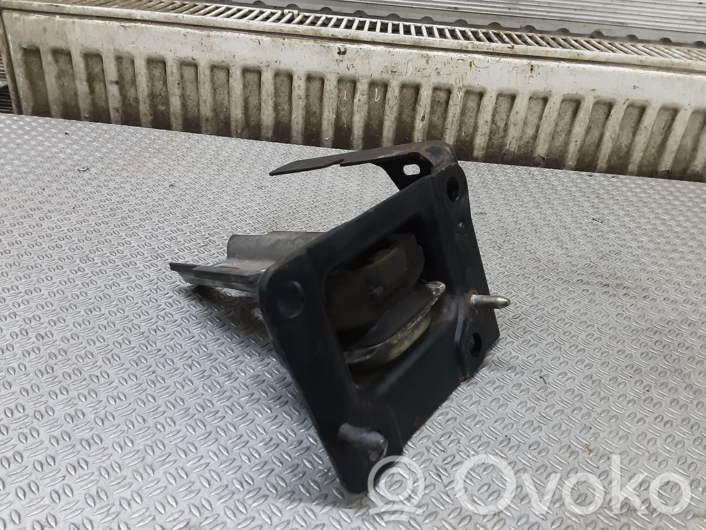 Citroen C3 Pluriel Engine mount bracket 