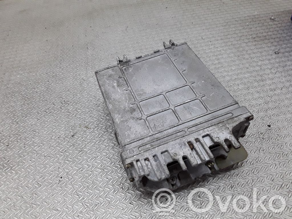 Volkswagen Golf III Unitate/modul de control motor 