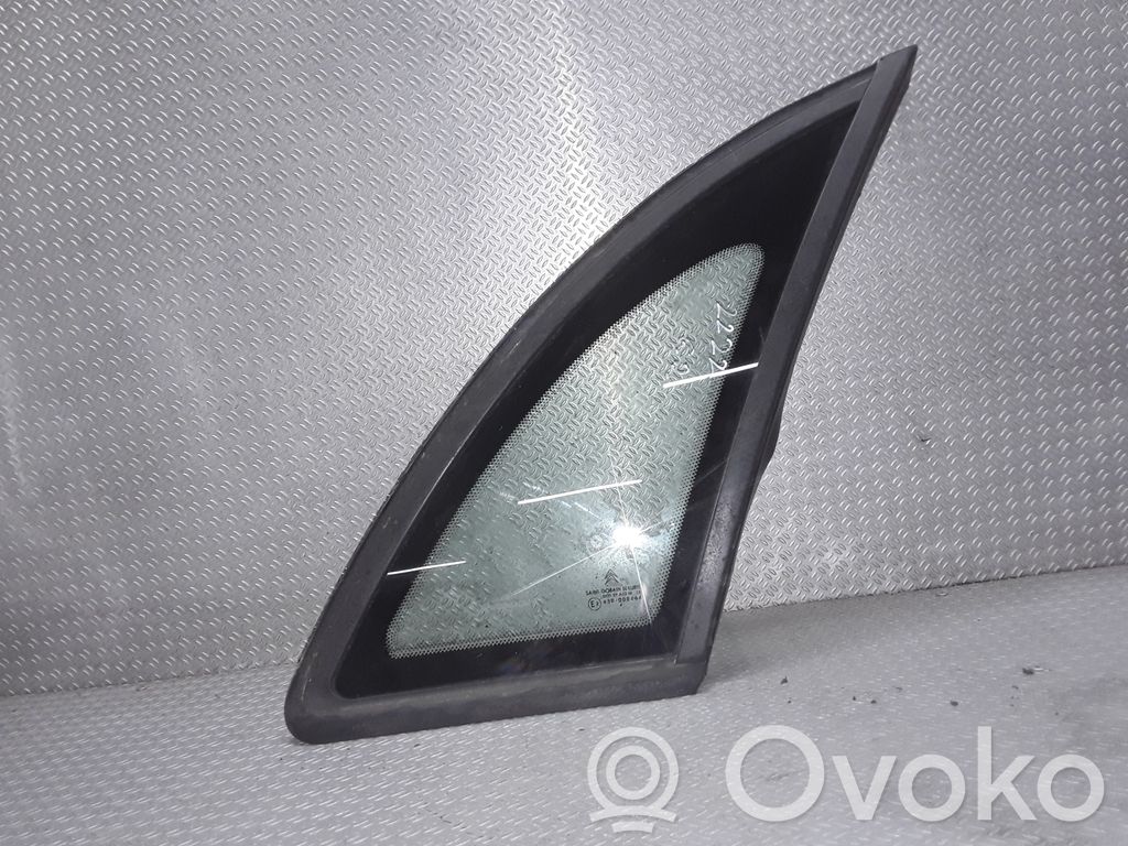 Rear side window