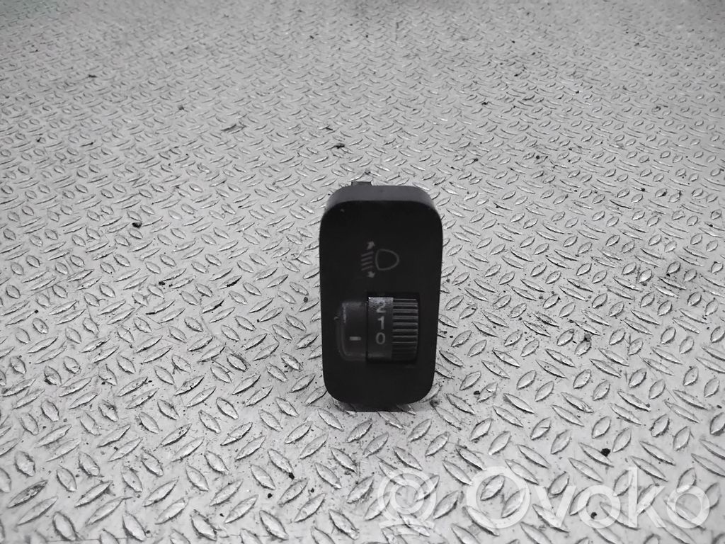 Headlight level height control switch   M20010