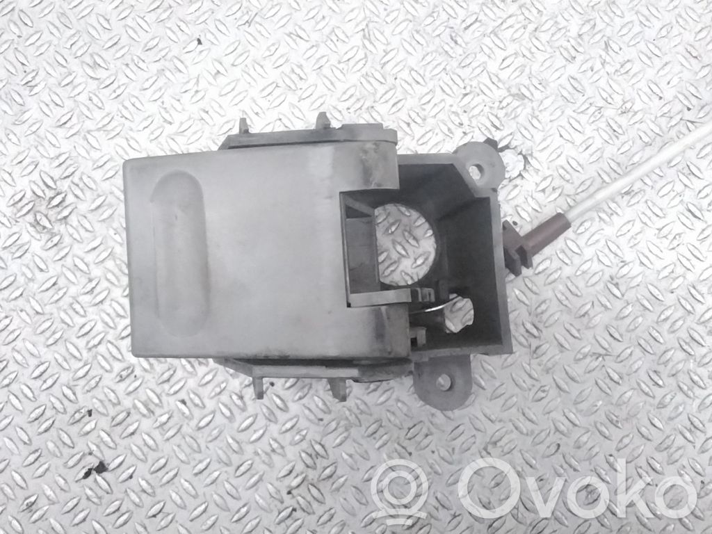 Manecilla interna puerta delantera   9017200166