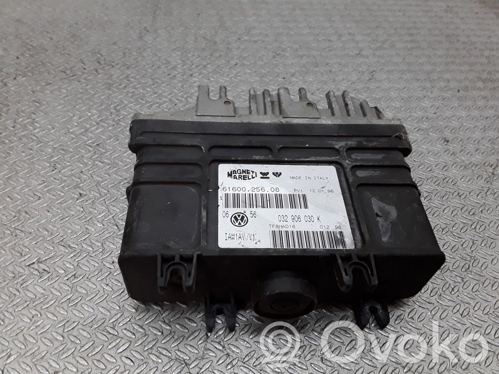 Volkswagen Golf III Engine control unit/module 