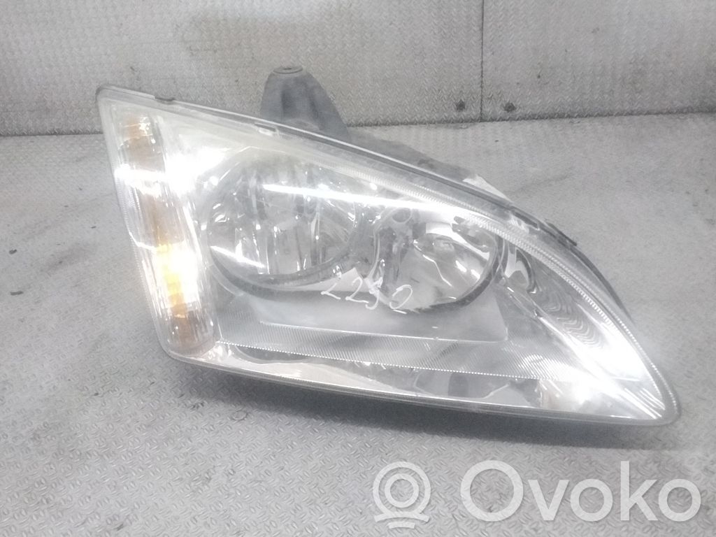 Ford Focus Headlight/headlamp 