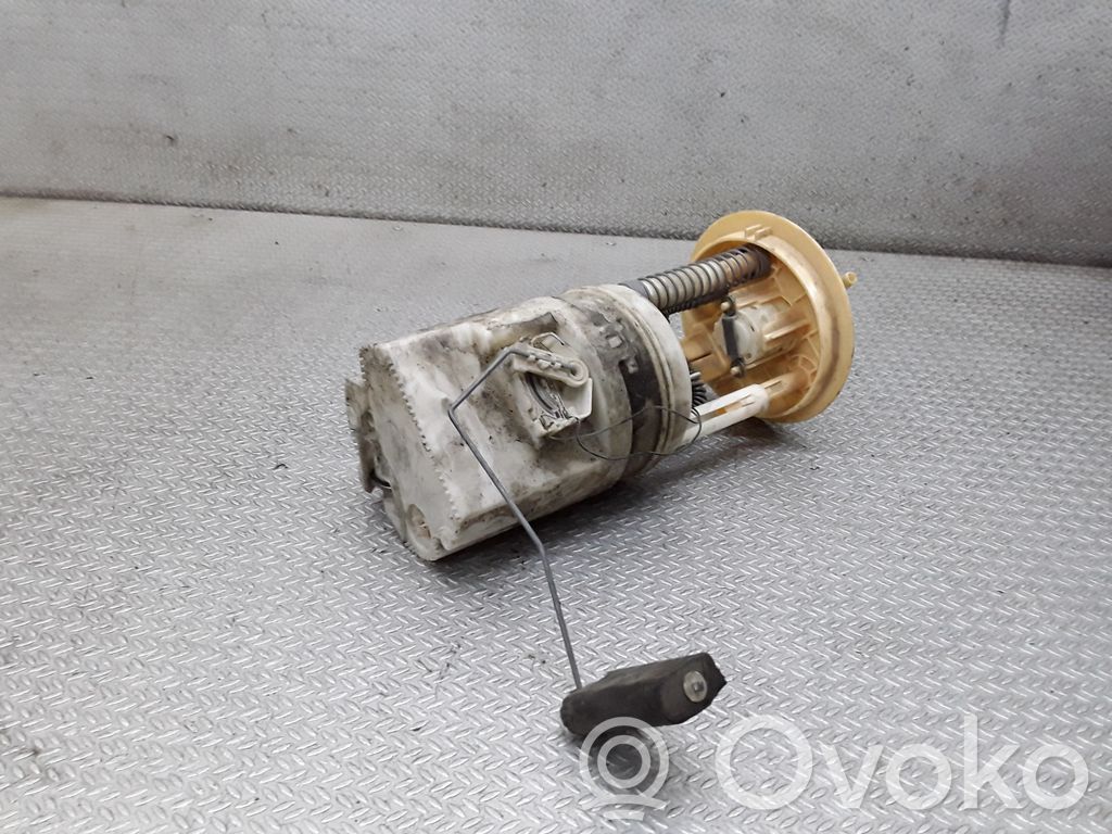Mitsubishi Colt Bomba interna de combustible 