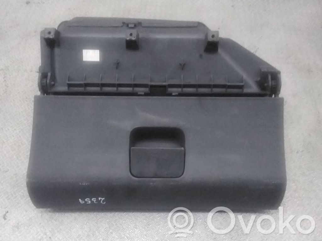 Volkswagen Polo Handschuhfach 