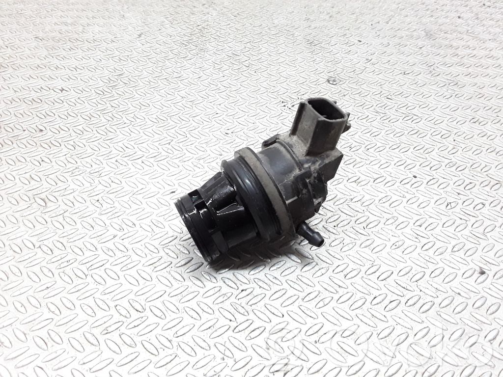 Mazda 3 I Windscreen/windshield washer pump 