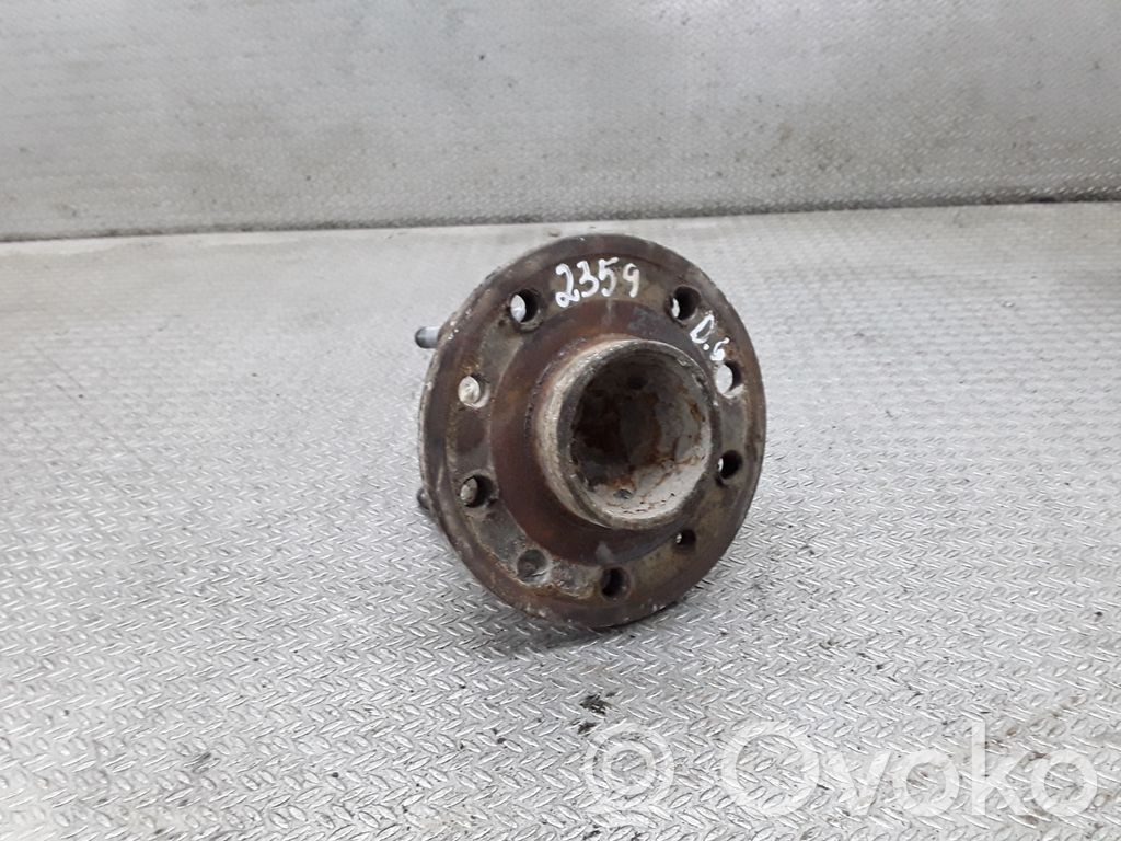 Rear wheel hub