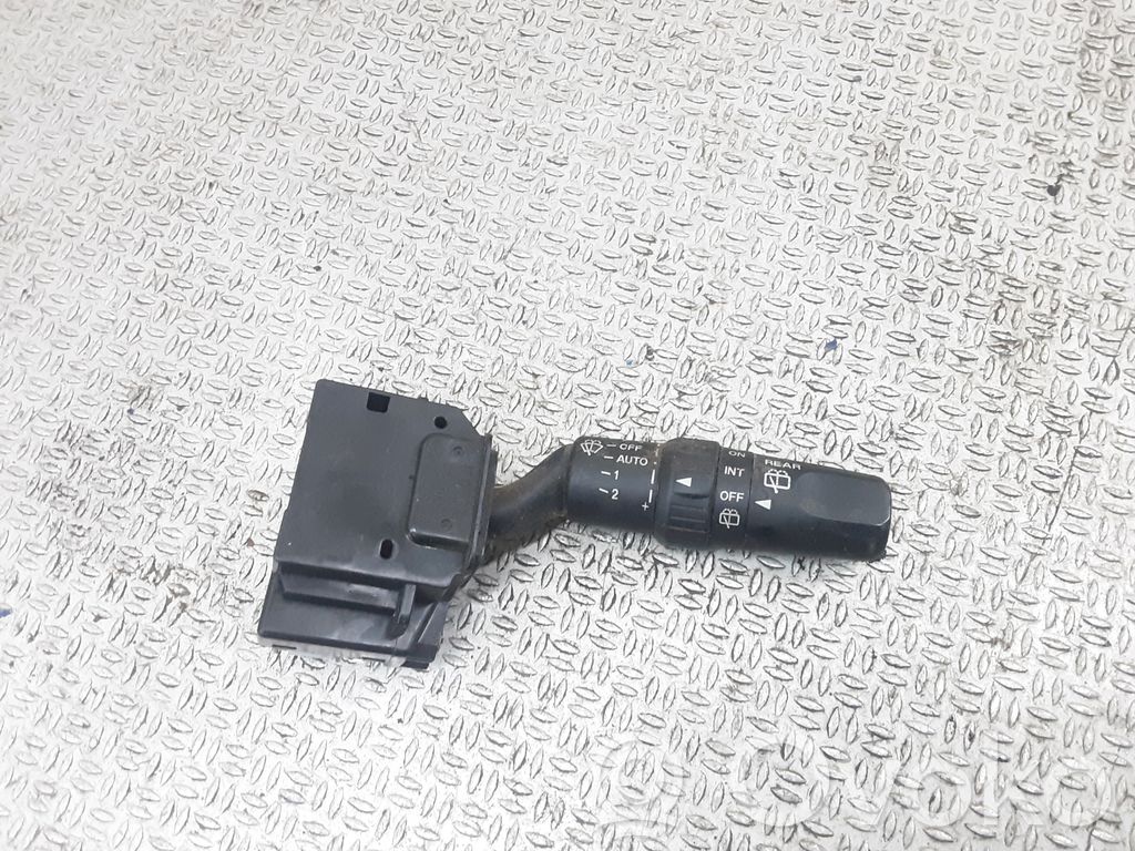 Ручка стеклоочистителей   17D682