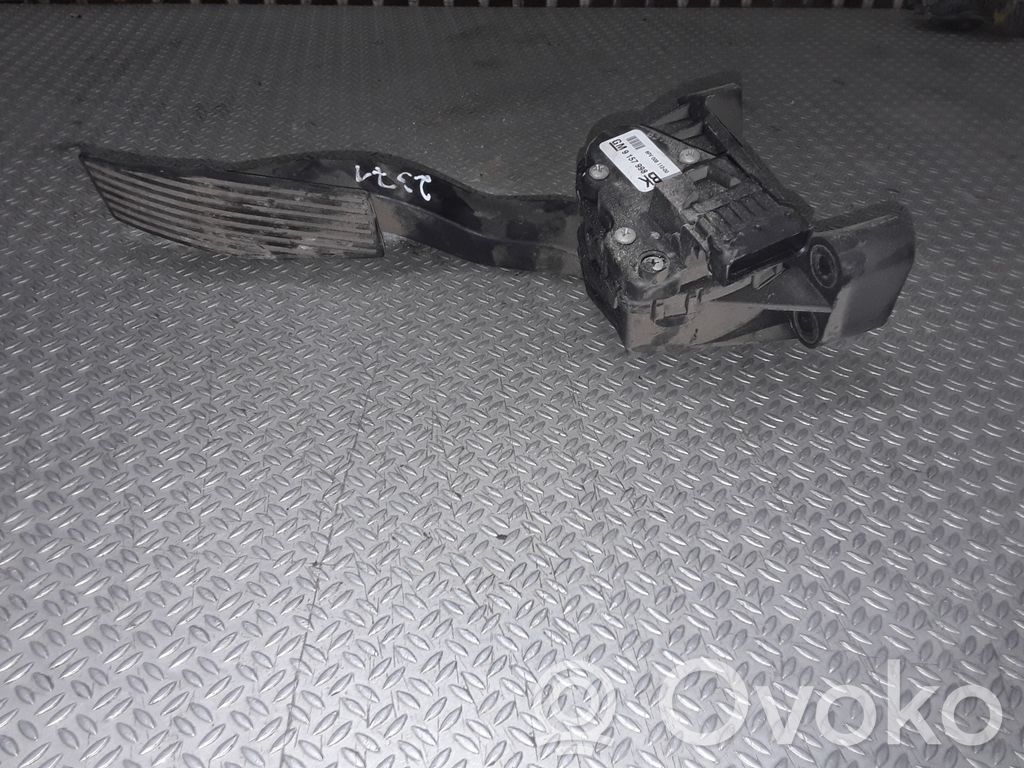 Accelerator throttle pedal   9157998