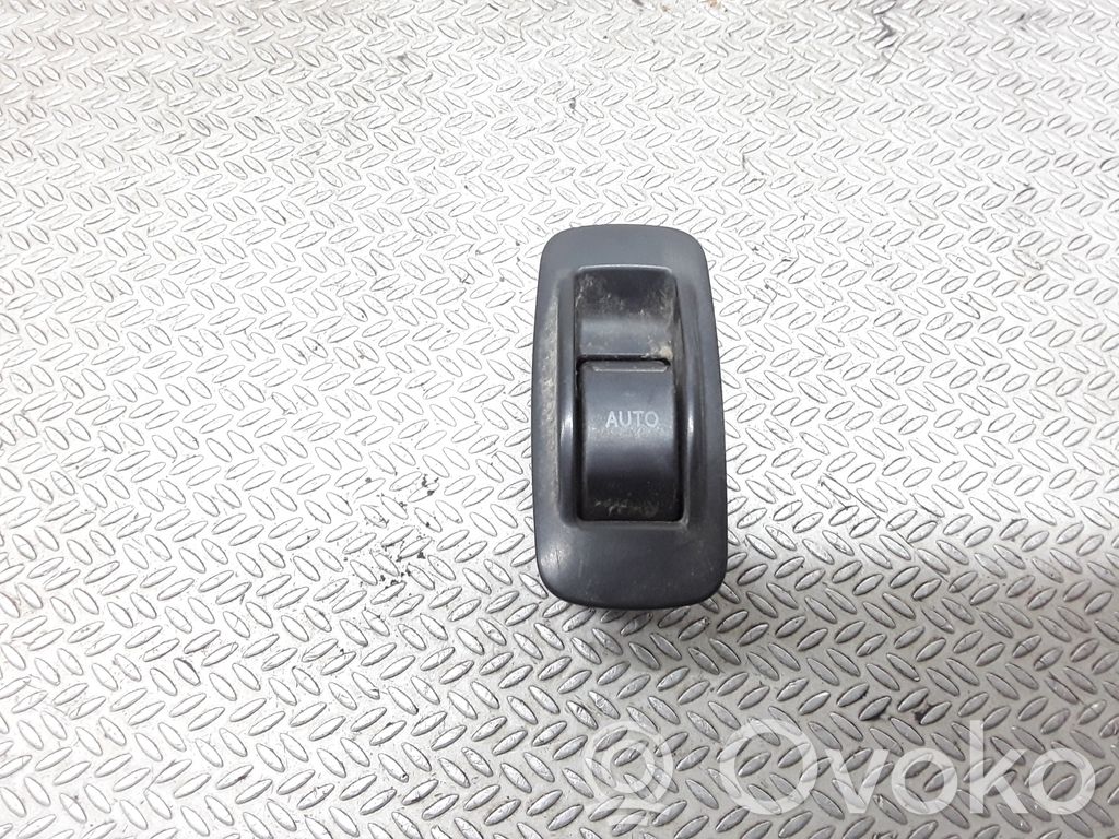 Toyota Avensis T250 Electric window control switch 