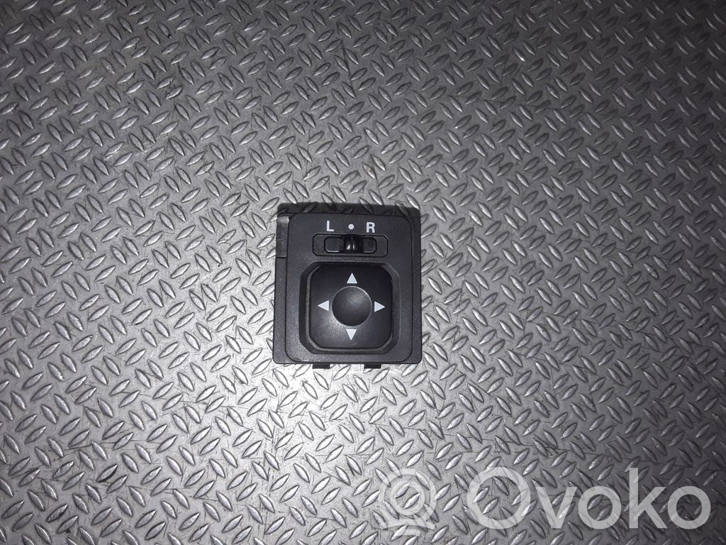 Mitsubishi Lancer Wing mirror switch 