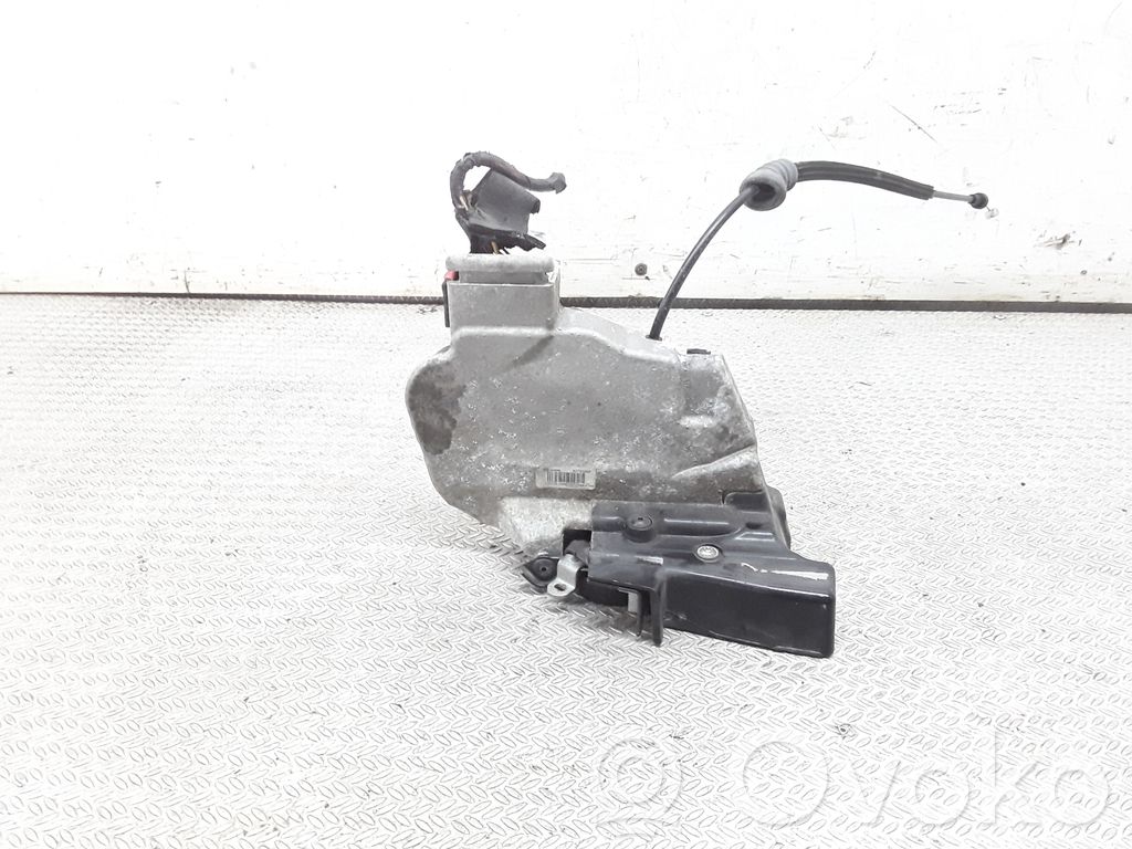 Volvo V50 Front door lock 