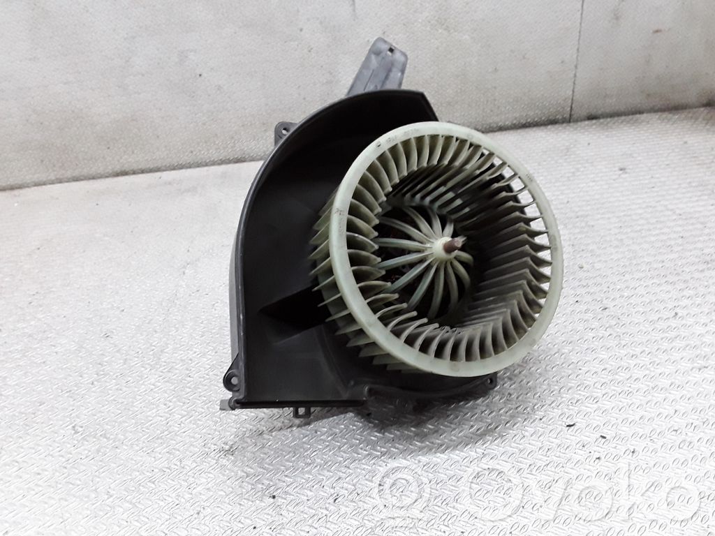 Skoda Fabia Mk1 (6Y) Lämmittimen puhallin 
