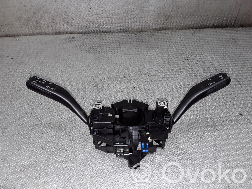Volkswagen Golf V Interruptor/palanca de limpiador de luz de giro 