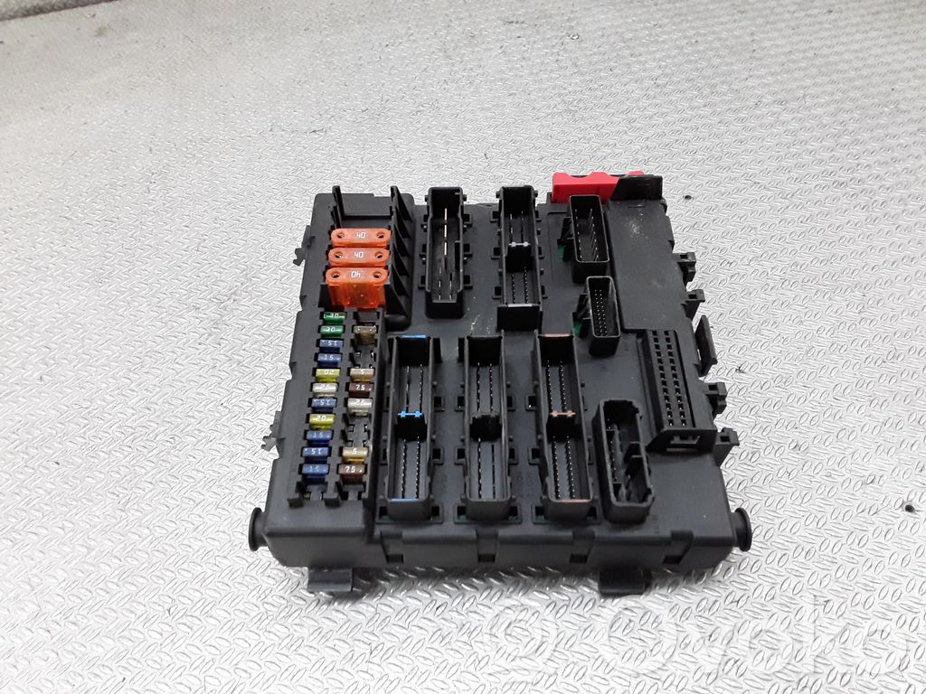Opel Vectra C Fuse module 