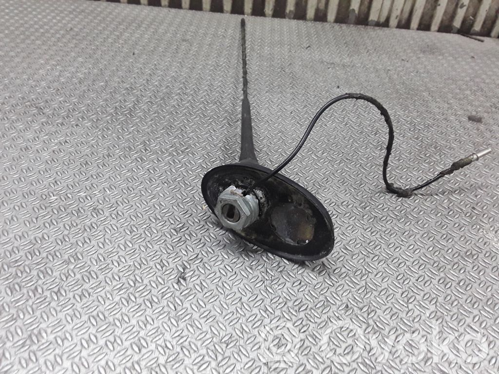 Radio antena