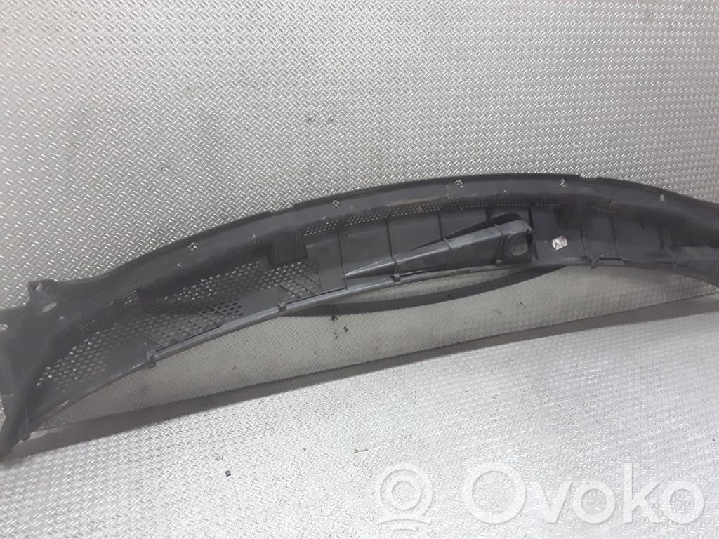 Wiper trim   66862AX700