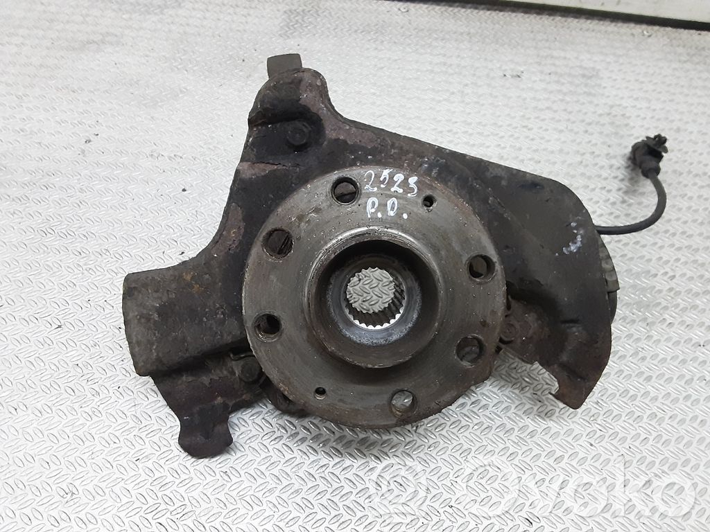 Opel Corsa D Priekšējā riteņa rumbas vārpstas šarnīrs (stupica, capfa) 