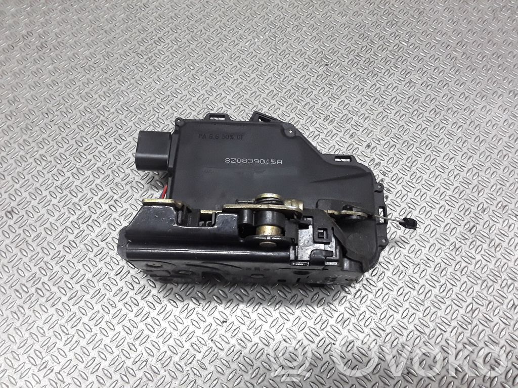 Audi A2 Aizmugurē slēdzene 